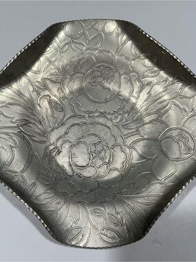 Vintage Wilson Specialties Hand Wrought Aluminum Floral Rose Bowl Brooklyn NY 9”